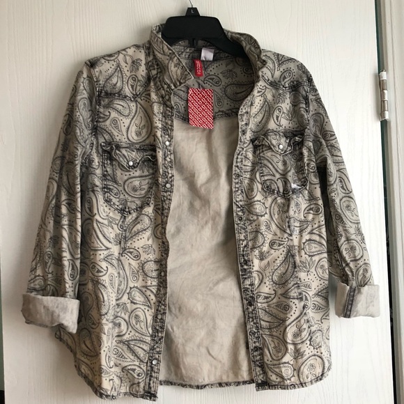 H&M Button-Up - Picture 5 of 5